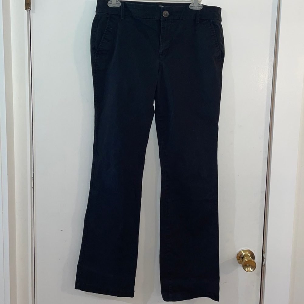New Old Navy Boot-Cut Khaki Pants in black size 8